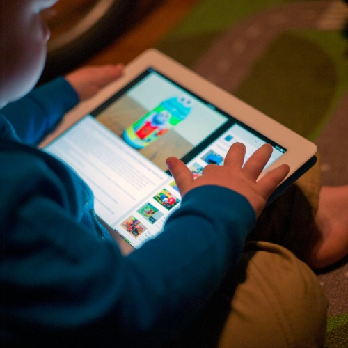 Screen time and aches and Pain in children